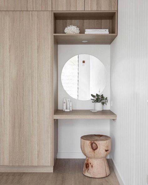 • Z + S Design Crush • Simple Study Nooks 🤓 ⠀⠀⠀⠀⠀⠀⠀⠀⠀ On a tight budget? You can still add a nifty study space to your home with minimum… Built In Dressing Table, Built In Vanity, Dressing Table Design, Bedroom Cabinets, Study Nook, Wardrobe Design Bedroom, Wardrobe With Dressing Table, 아파트 인테리어, Bedroom Wardrobe