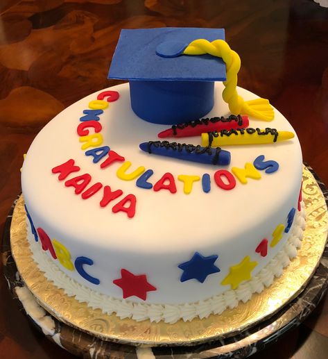 Preschool Graduation Cake Ideas, Kindergarten Graduation Cake Ideas, Pre K Graduation Cake, Preschool Graduation Cake, Kindergarten Graduation Cake, Grad Cakes, Graduation Cake Designs, Graduation Party Cake, Fondant Cake Designs