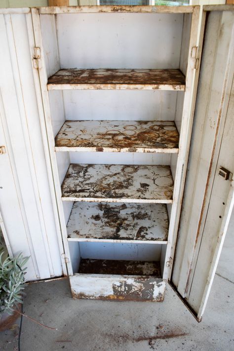 Painted Metal Filing Cabinets, Metal Repurposed Ideas, Vintage Kitchen Metal Cabinet, Upcycled Metal Filing Cabinet, Metal Storage Cabinet Makeover, Metal Locker Makeover, How To Paint A Metal Cabinet, White Metal Cabinet, Metal Building Organization Ideas