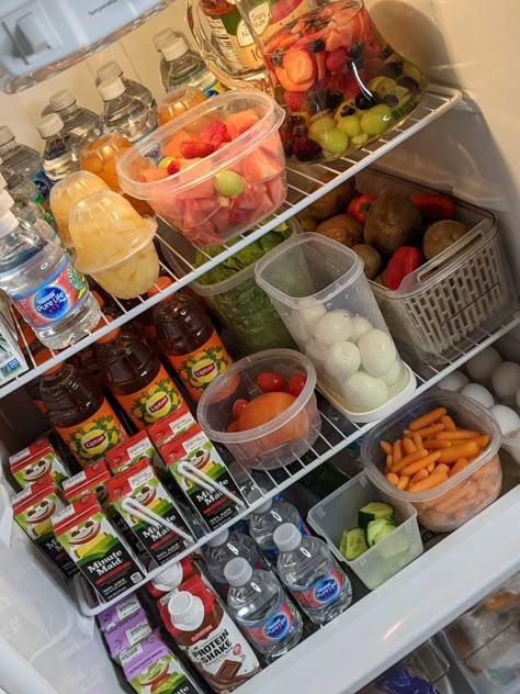 Full Fridge Aesthetic, Restock Refrigerator, Healthy Fridge Aesthetic, Fridge Goals Snacks, Stocked Fridge Goals, Stocked Mini Fridge, Healthy Fridge Goals, Fridge Goals Healthy Food, Full Fridge Goals