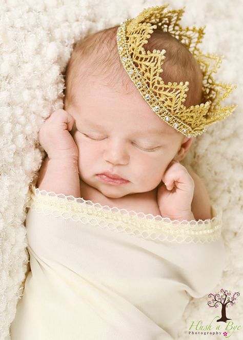 Foto Newborn, Baby Crown, Foto Baby, Mia 3, Princess Crown, Gold Lace, Gold Crown, Newborn Pictures, Future Baby