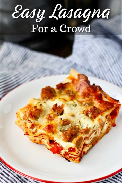 Easiest Lasagna Recipe for a Crowd Lasagne For A Crowd, Lasagna For A Large Crowd, Lasagna Recipe For Large Crowd, Large Lasagna For A Crowd, Lasagna Recipe For A Crowd, Lasagna For A Crowd Easy, Lasagna For A Crowd Parties, Large Lasagna Recipe, Lasagna For A Crowd