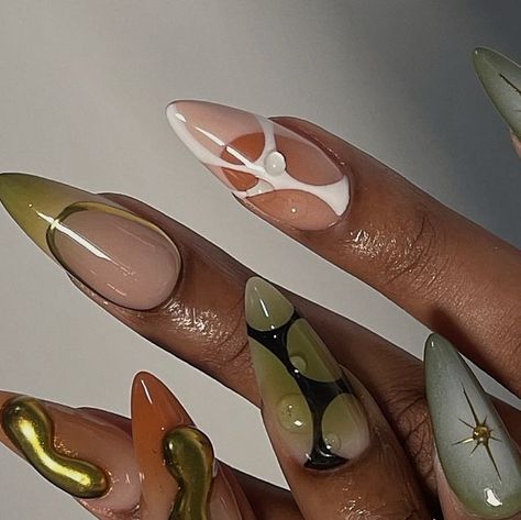 𝐓𝐫𝐚𝐜𝐢𝐞 • 𝐇𝐨𝐮𝐬𝐭𝐨𝐧 𝐀𝐫𝐭𝐢𝐬𝐭 on Instagram: "My girls been feening for green 🤭" Winter Funky Nails, Green Watercolor Nails, Cool Tone Nails, Two Toned Nails, Cool Girl Nails, Green And Blue Nails, Green Nails Art, Green Nail Art Ideas, Nail Art Green