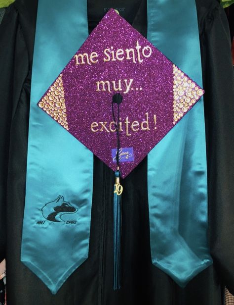 Selena Quintanilla Grad Cap, Selena Graduation Cap Ideas, Selena Quintanilla Graduation Cap, Selena Graduation Cap, Bachelors Graduation, Cricket Designs, Graduation Cap Decoration Diy, Grad Cake, High School Graduation Cap