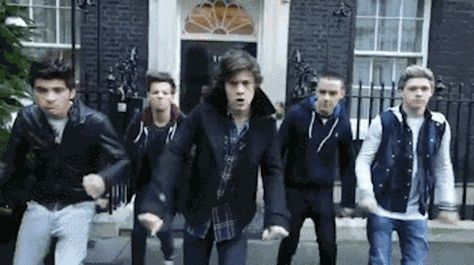 One Direction Dancing | one-direction-dancing.gif?crop=top&fit=clip&h=500 Super Troopers, One Direction Lyrics, One Way Or Another, Liam James, One Ok Rock, One Direction Pictures, The Joe, James Horan, Learn To Dance