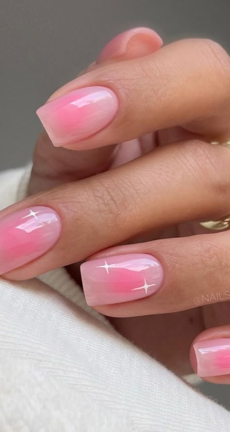 Nails design 2024 Nail Ideas Oval Shape Short, Airbrush Nail Designs Short, Aura Nail Inspiration, Aura Nails Coffin Shape, Aura Nails With Sparkle, Nails 2024 Square Short, Aura Nails On Short Nails, Square Aura Nails Short, Subtle Aura Nails