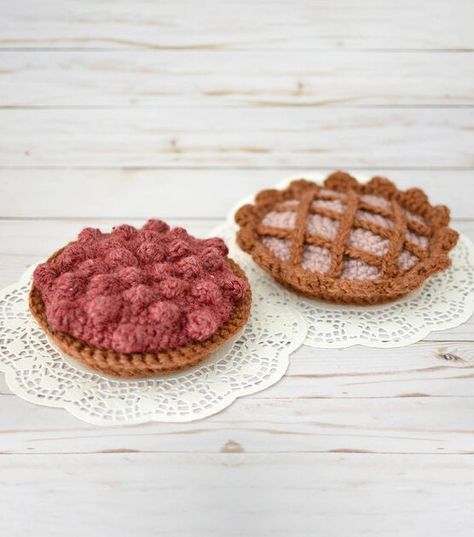 Cherry Pie Crust, Fruit Pies, Raspberry Pie, Baked Fruit, Pie Tops, Fruit Pie, Toy Food, Crochet Food, Super Bulky