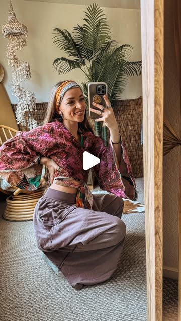 Missy Baines 🌿 Family Photography & Mama Fashion on Instagram: "A fun easy way to tie your @renewvintage Vagabond headscarf 🤎✨ wish I could give credit but I randomly saw a video on fb reels of someone tying a silk hanky like this with a double sailor knot and immediately knew I wanted to try it with my kantha head wraps! So props to whoever the OG of this is 🫶🏼

Also wearing the beautiful @renewvintage Maverick kantha tie top- all one of a kind and handmade! My code BAINESHIVE always gets you a special friend discount on Brooke’s magical pieces!😘🤟🏼" How To Wrap Your Hair In A Scarf, Mama Fashion, Shirt Styling, Sailor Knot, Design Scarf, Sailor Knots, Head Gear, Scarf Shirt, Nice Clothes