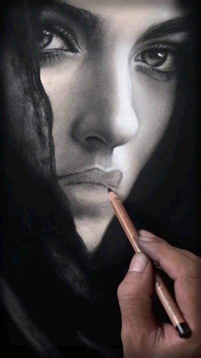 Graceful Woman, Video Drawing, Colorful Landscape Paintings, Pencil Sketch Images, Sketch Videos, 3d Art Drawing, Charcoal Portraits, Charcoal Sketch, Sketching Techniques