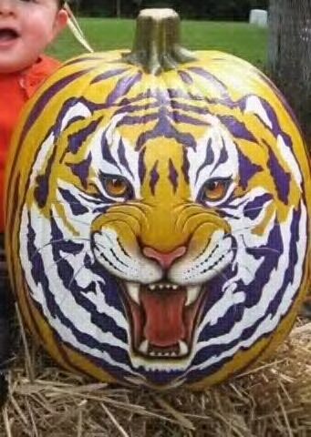 Go Tigers!!  Jack-o-lantern painted with a Tiger face. @Mariel "Maya" "Maya" Ebbert @Meredith Dlatt Dlatt Maurer Lantern Painting, Lsu Fans, Lsu Tigers Football, Go Tigers, Pumpkin Contest, Lsu Football, Tiger Painting, Tiger Football, Geaux Tigers