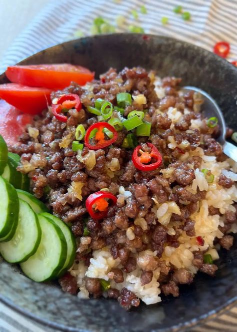 Easy Vietnamese Caramelized Pork Bowls - trychinesegoodies.com Ground Pork Bowls, Asian Receipe, Pork Bowls, Caramelized Pork, Vietnamese Pork, Ground Pork Recipes, Pork Stir Fry, Best Meal Prep, Big Appetite