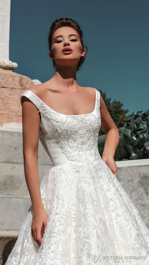 Traditional Elegant Wedding Dress, Lace Scoop Neck Wedding Dress, Scooped Neckline Wedding Dress, Square Dress Neckline, Italian Wedding Dress Romantic, Wedding Dress Scoop Neckline, Basque Waistline Wedding Dress, Wedding Dresses With Square Neckline, Square Neck Ball Gown Wedding Dress