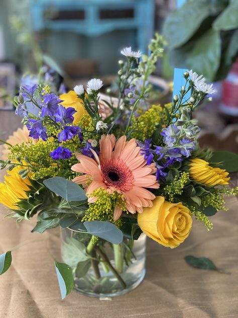 Gerber Daisy Bouquet, Daisy Bridal Bouquet, Medium Bouquet, Homecoming Flowers, Rehearsal Dinner Decorations, Dollar Eucalyptus, Gerber Daisy, Silver Dollar Eucalyptus, Rose Centerpieces