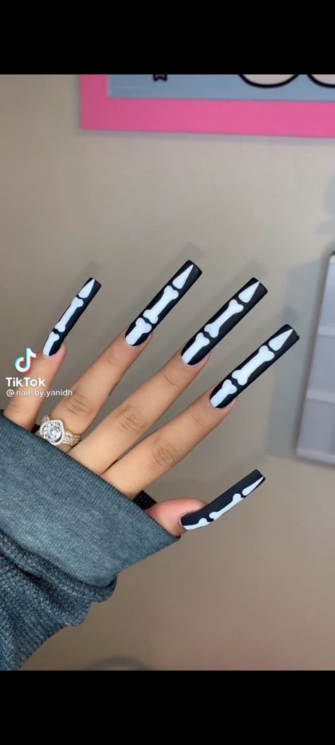 Skeleton Nails, Bone Nails, Cat Skeleton, Acrylic Nail Set, Skeleton Bones, Glow Nails, Luxury Nails, Halloween Skeletons, Nail Tech