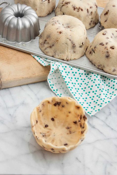 Cookie Bowls For Ice Cream Muffin Tins, Edible Bowl, Cookie Bowls, Cookie Cakes, Sugar Cookie Dough, Cookie Cups, Muffin Tin, Cakepops, Frozen Treats