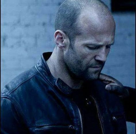 @jason Jason Statham Body Fitness, Jason Statham Body, Vanessa Hudgens Short Hair, Jason Stratham, Guy Ritchie Movies, Jason Statham Movies, Frank Martin, Leather Jackets For Men, Classic Actors