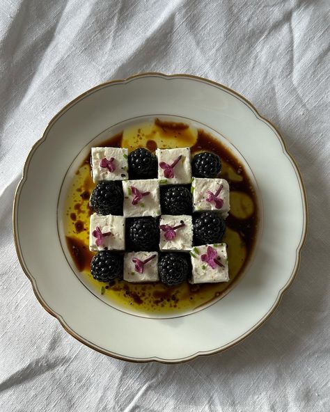 Dinner Aesthetic Food, Aesthetic Plating, Black Desserts Aesthetic, Dinner Aesthetic, Blackberry Cobbler Aesthetic, Purple Dessert Aesthetic, Blueberry Plated Dessert, Blackberry Pie Aesthetic, Feta Cheese Salad