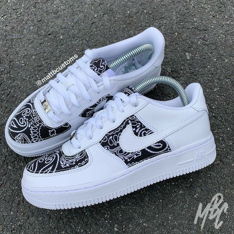 Follow for more Air Force 1's Custom: #customairforceone #customnike #airforce1custom #customairforce1 Bandana Air Force Ones, Black Af1, White Af1, White Nike Air Force 1, White Nike Air Force, Custom Bandana, Bandana Colors, White Nike Air, Custom Jordans