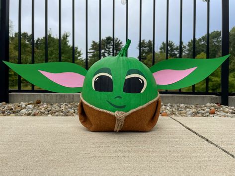 Baby Yoda Pumpkin Painting, Yoda Pumpkin, Pumpkin Painting Star Wars, Mario Pumpkin Painting, Baby Yoda Pumpkin, Star Wars Painted Pumpkins, Halloween Painted Pumpkins, Disney Themed Painted Pumpkins, Monster Inc Painted Pumpkin