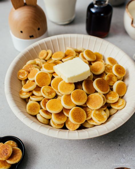 Cereal Pancakes! Tips and Tricks on How To Make Mini Pancake Cereal · i am a food blog i am a food blog Pancake Cereal Recipe, Cereal Pancakes, Pancake Cereal, Mini Pancakes, Food Content, Think Food, Mini Foods, Iftar, Food Obsession