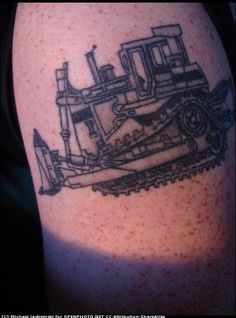 Bulldozer Tattoo, Heavy Equipment Tattoo, Caterpillar Tattoo, Sleeve Inspiration, Truck Tattoo, Mechanic Tattoo, Power Tattoo, Studio Tattoo, Tattoo Cat