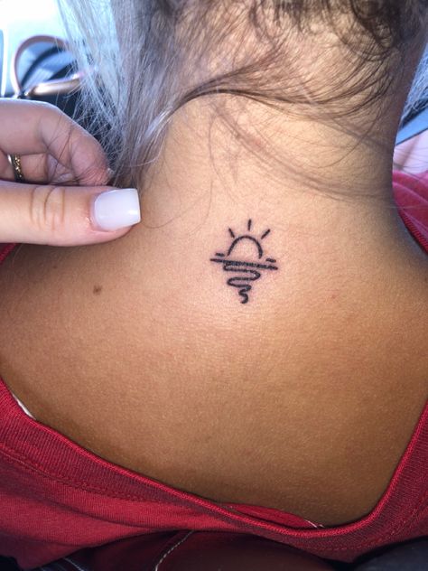 dainty neck sunset tattoo Sunset Tattoo, Sunset Tattoos, Tattoo Time, Back Of Neck Tattoo, Time Tattoos, Tattoo Placement, Neck Tattoo, Leaf Tattoos, Ear Tattoo