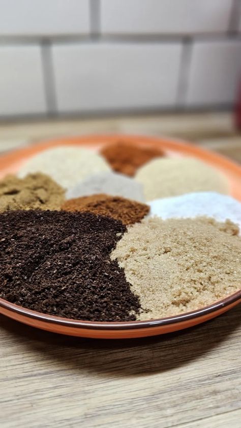 Coffee Dry Rub - Homemade on a Weeknight Coffee Rub Recipe, Coffee Rub, Homemade Spice Blends, Diy Spices, Uses For Coffee Grounds, Rub Recipes, Dark Roast Coffee, Homemade Spices, Homemade Seasonings