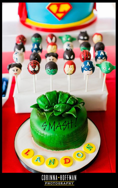 Marvel Smash Cake, Avengers First Birthday Party, Hulk First Birthday Party, Marvel First Birthday Party Ideas, Hulk Smash Cake, Superhero First Birthday, Hulk Birthday Cakes, Hulk Birthday Parties, Marvel Birthday