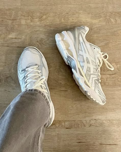 Asics Jjjjound Outfit, Jjjjound Asics, Asics Outfit Men, Asics Shoes Outfit, Asics Outfit, White Sneakers Nike, Asics Gel Kayano, Gel Kayano, Dad Shoes