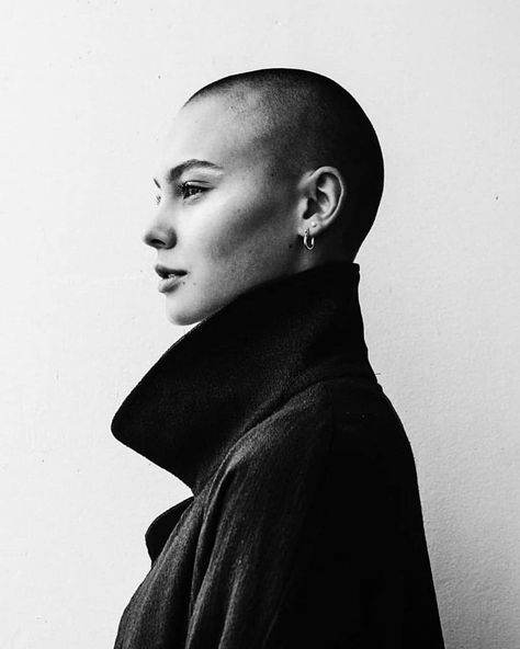 throwback w/ @jawadphoto 🖤 Bald Model Photoshoot, Hairstyles Buzzcut, Buzz Cut Styles, Buzzcut Girl, Horrible Tattoos, Buzz Cut Women, Master Tattoo, Hair Goal, Shaved Head Women