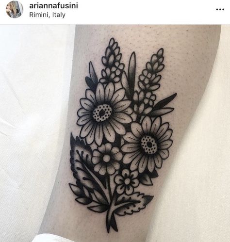 Daisy Tattoo Trad, Traditional Aster Flower Tattoo, Daisy Tattoo American Traditional, Traditional Flower Bouquet Tattoo, Traditional Flower Tattoo Black, Traditional Daisy Tattoo, Black And Grey American Traditional, Traditional Floral Tattoo, Flower Tattoo Traditional