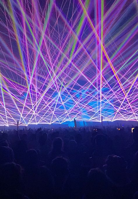 Raver Aesthetic, Rave Vibe, Rave Photos, Rave Core, Rave Lights, Kite Party, Rave Light, Rave Aesthetic, Rave Concert