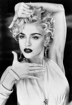 80s Madonna, Vogue Dance, Vogue Poses, Madonna 90s, Madonna Fashion, Madonna Vogue, Madonna Music, Madonna 80s, Lady Madonna