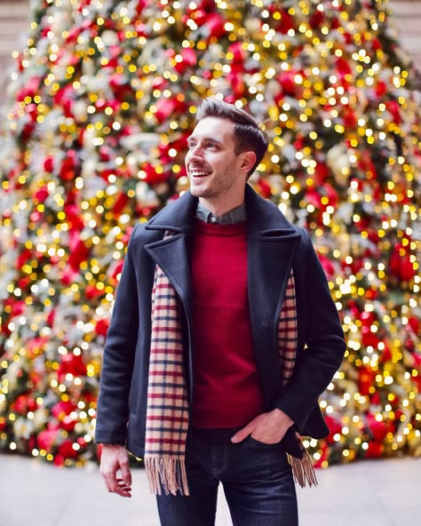 Christmas Sweater Outfit Men, Male Christmas Photoshoot, Holiday Fashion Men, Mens Holiday Party Outfit, Party Dress For Man, Men Christmas Outfit, Mens Christmas Party Outfit, Christmas Outfit Men, Casual Christmas Party