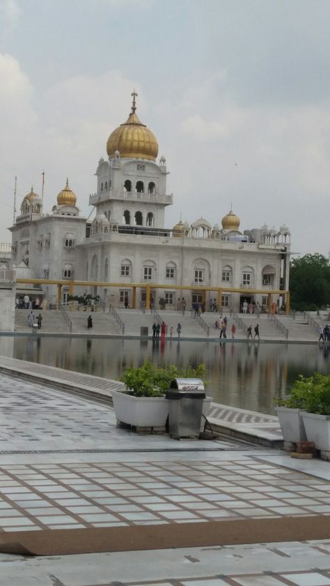 Its very religious place and peacefull Bangla Sahib, Happy Birthday Frame, Amritsar, Good Morning Images, Cute Couple Pictures, Morning Images, Couple Pictures, Taj Mahal, Places To Visit