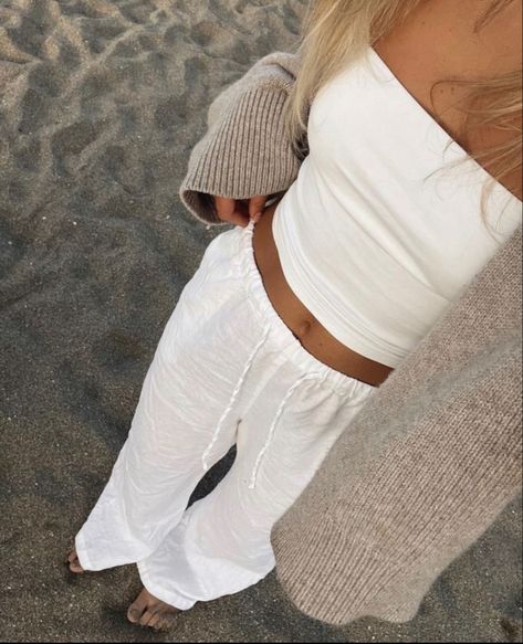 Spring Fit Inspo 2024, Spring Fashion Inspo 2024, Summer Outfits Vanilla, Vanilla Girl Outfits Aesthetic, Summer 2024 Outfits Aesthetic, Beach Look Outfits Beachwear, Summer Outfits2024, Outfit Ideas Summer 2024, Vanilla Girl Outfits Summer