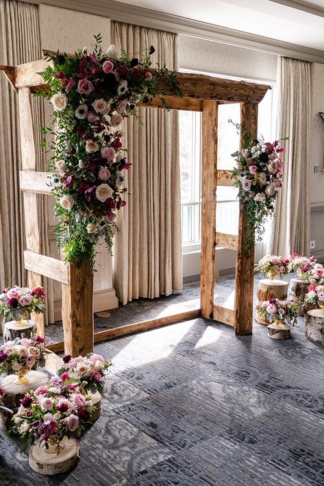 Wedding Altars Outdoor Rustic, Wedding Arch Wood Rustic, Unique Wedding Arbor Ideas, Wooden Wedding Arbor, Homemade Wedding Arch Rustic, Diy Wooden Wedding Arch, Diy Arbor Wedding, Wood Arches Wedding, Homemade Wedding Arch