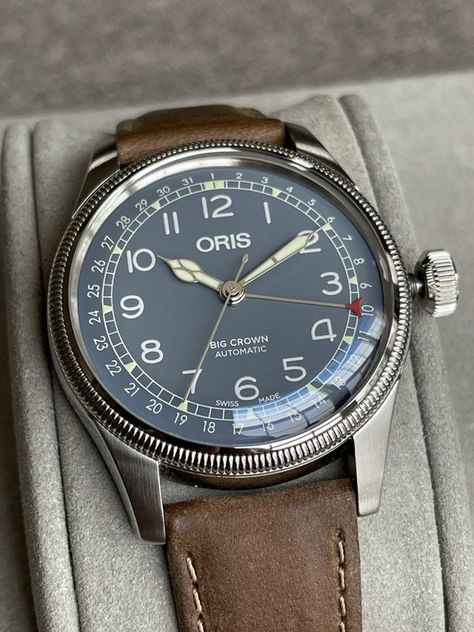 Oris Big Crown Pointer Date Blue, Oris Big Crown, Oris Watches, Big Crown, Timepiece Design, Gentleman Watch, Retro Backpack, Air Craft, Panerai Luminor