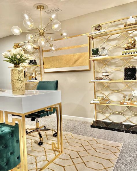 Green And Gold Office, Med Spa Design, Beautiful Office Spaces, Gold Office Decor, Glam Office, Chic Office Decor, Gold Office, Gold Desk, Work Office Decor