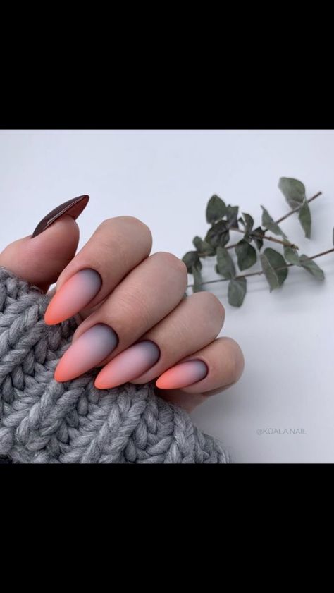 Matte Gradient Nails, Ombre Nails Autumn, Ambre Nails Ombre, Degrade Nails, Ambre Nails, Gradient Nail Art, Gradation Nails, Shiny Nails Designs, Gelish Nails