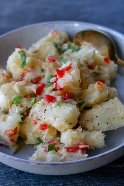 Buttered Cassava (Yucca) Recipe – Foodie Not a Chef | Afrocaribbean Food Blog Casava Recipes African, Cassava Recipes Dishes, Yucca Root Recipes, Cassava Recipes, Tongan Food, Trini Recipes, Yucca Recipe, Yuca Recipes, Cassava Recipe