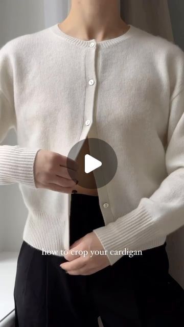 How To Tuck Cardigan, Cardigan Tuck Hack, Cardigan Hacks Ideas, Cardigan Trick, Clothing Hacks Fashion, Cardigan Hacks, Cardigan Styling, Fashion Hacks, Big Thanks