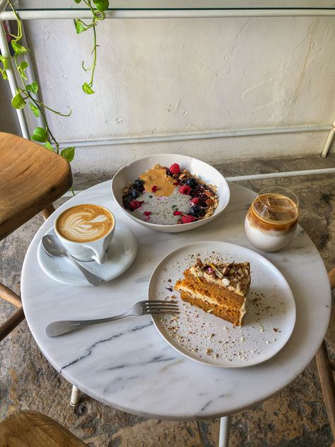 Eating At Cafe Aesthetic, Cafe Food And Drinks Aesthetic, Cafe Hopping Aesthetic, Vegan Cafe Aesthetic, Cafe Asethic, Breakfast Cafe Aesthetic, Italian Cafe Aesthetic, Cafe Aesthetic Pictures, Cafe Vibes Aesthetic