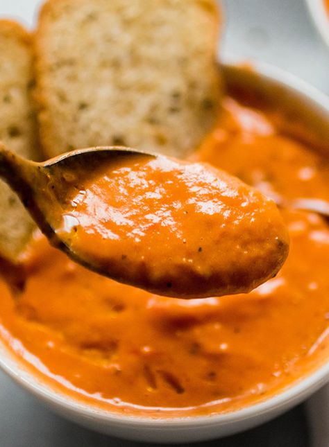 Healthy Tomato Soup, Quick Pasta Sauce, Vegan Tomato Soup, Cream Of Tomato Soup, Roasted Tomato Soup, Vegan Roast, Tomato Soup Recipes, Roasted Tomato, No Dairy