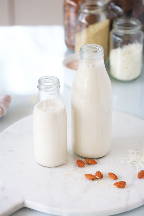 Homemade ALMOND, COCONUT AND SESAME MILK - plant based, dairy free, refined sugar free, high calcium, lactose free, 10 minutes, easy, begoodorganics Vitamix Almond Milk, Diy Almond Milk, Fruit Smoothie Recipe, Almond Milk Yogurt, Make Almond Milk, Almond Milk Recipes, Smoothie Fruit, Homemade Almond Milk, Nut Milk Bag