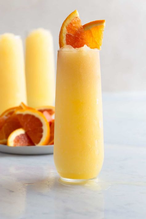 Frozen Mimosa Recipe, Mimosa Recipes, Mimosa Drink, Mimosa Recipe, Breakfast Drink, Grand Marnier, Slushies, Orange Slices, Sparkling Wine