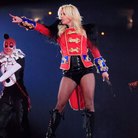 Circus Britney Spears, Britney Spears Circus, Circus Party, Spears, Britney Spears, World Tour, Singers, Circus, Persona