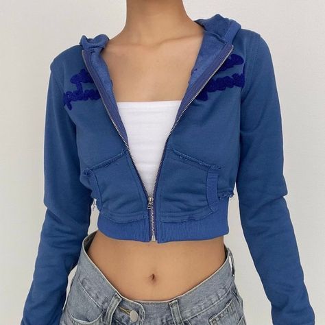 Crop Zip Up Hoodie Outfit, Zip Up Hoodie Outfit, Zip Hoodie Outfit, Crop Zip Up Hoodie, Cropped Zip Up, Slim Sweater, Pocket Hoodie, Hoodie Outfit, Zip Up Sweater