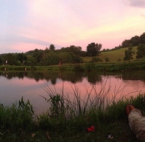 #pond. #sunset. #fishing. #relaxing Fishing Pond Ideas, Big Pond, Fishing Pond, Farm Pond, Summer 2025, Farm Design, Small Ponds, Fish Ponds, Country Side