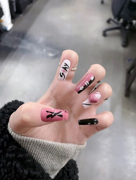 Straykids Nails Ideas, Kpop Nails Designs Skz, Skz Nail Ideas, Nail Ideas School, Kpop Nail Ideas, Skz Nails Design, Straykids Nails Designs, Skz Inspired Nails, Uñas Stray Kids